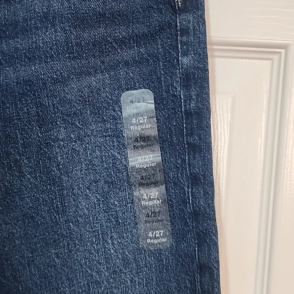 NWT Gap high rise cheeky straight jeans (Raw Hem)